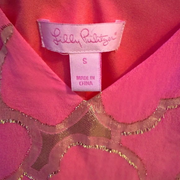 Lilly Pulitzer coral and gold women’s top. - Picture 2 of 3